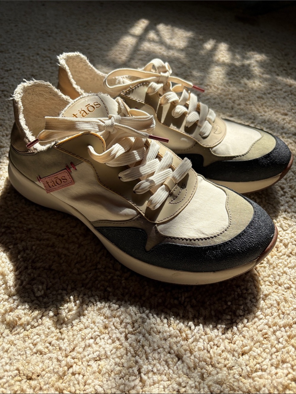 Taos Footwear Cream and Black Lace-Up Women's Sneakers with Pink Logo Accent
